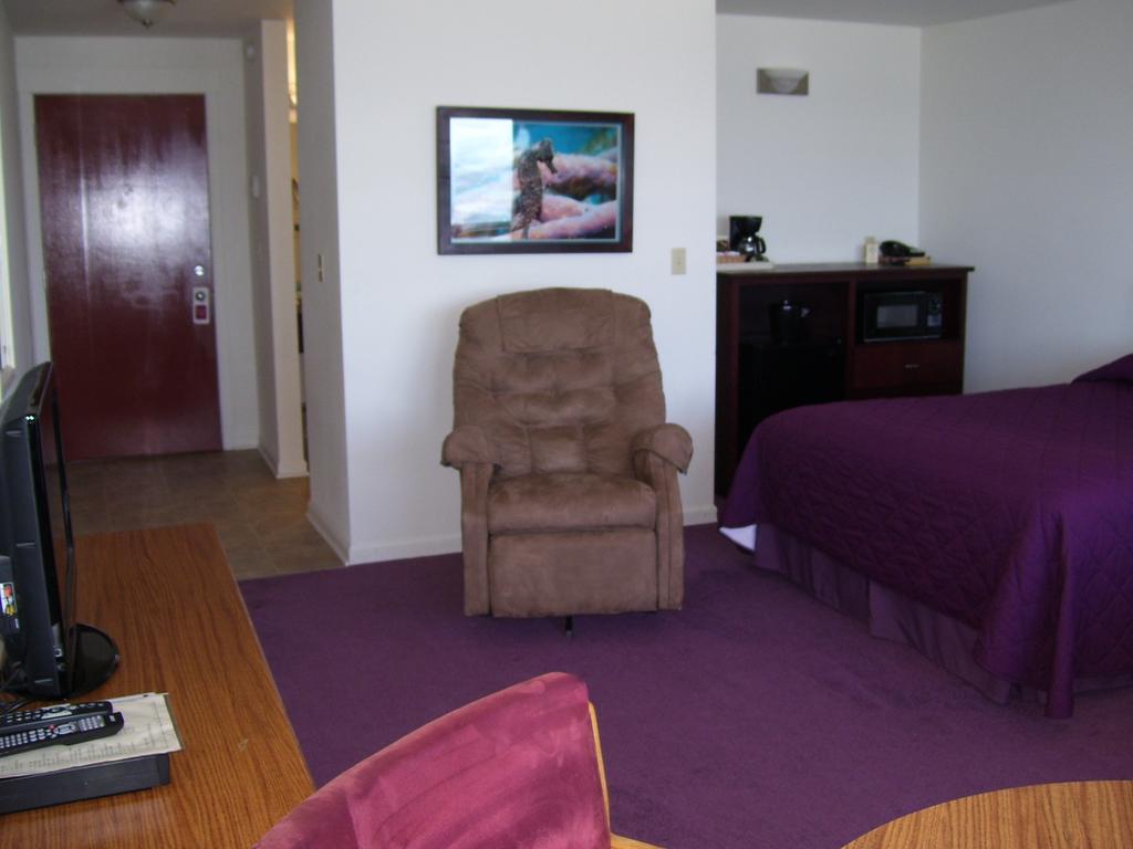 Sea Horse Ocean Front Lodging Lincoln City Room photo