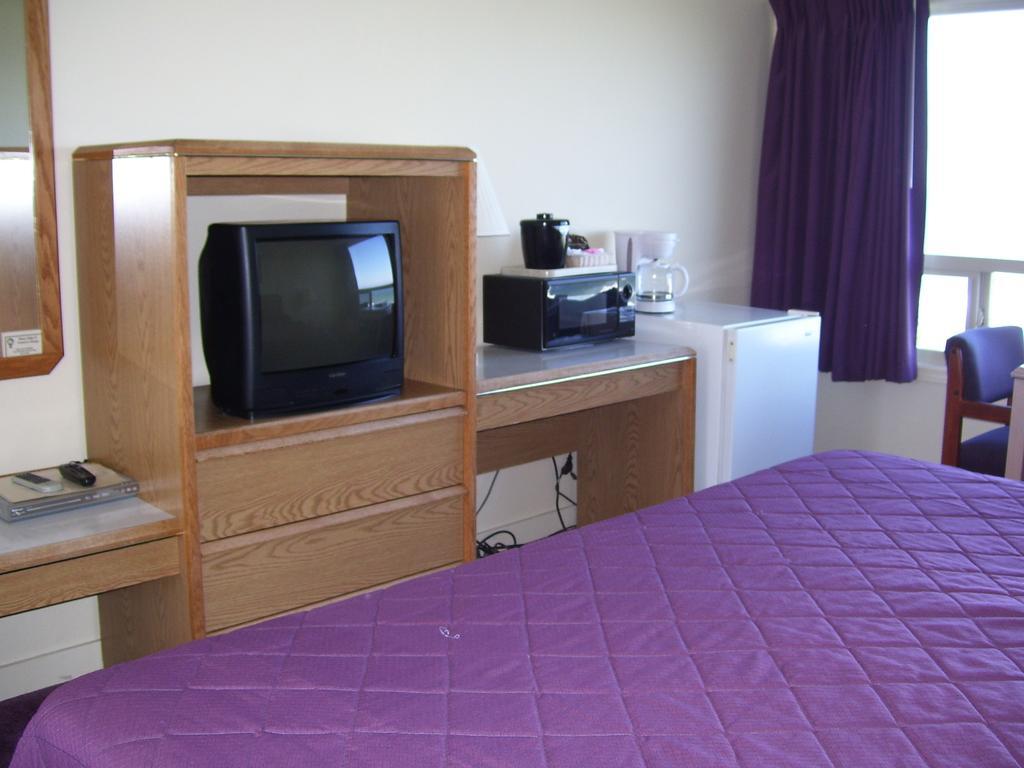 Sea Horse Ocean Front Lodging Lincoln City Room photo