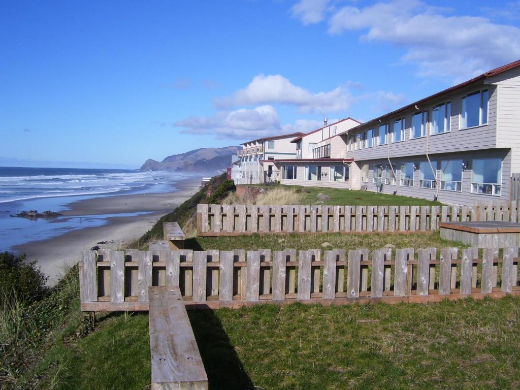 Sea Horse Ocean Front Lodging Lincoln City Exterior photo