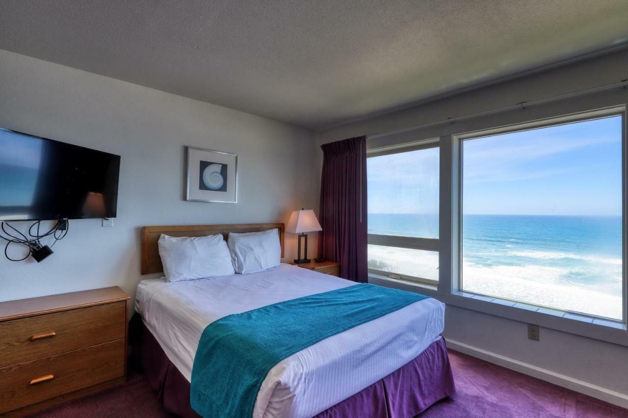 Sea Horse Ocean Front Lodging Villa Lincoln City Room photo