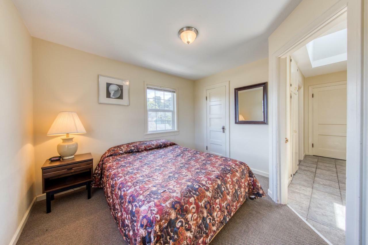 Sea Horse Ocean Front Lodging Lincoln City Room photo