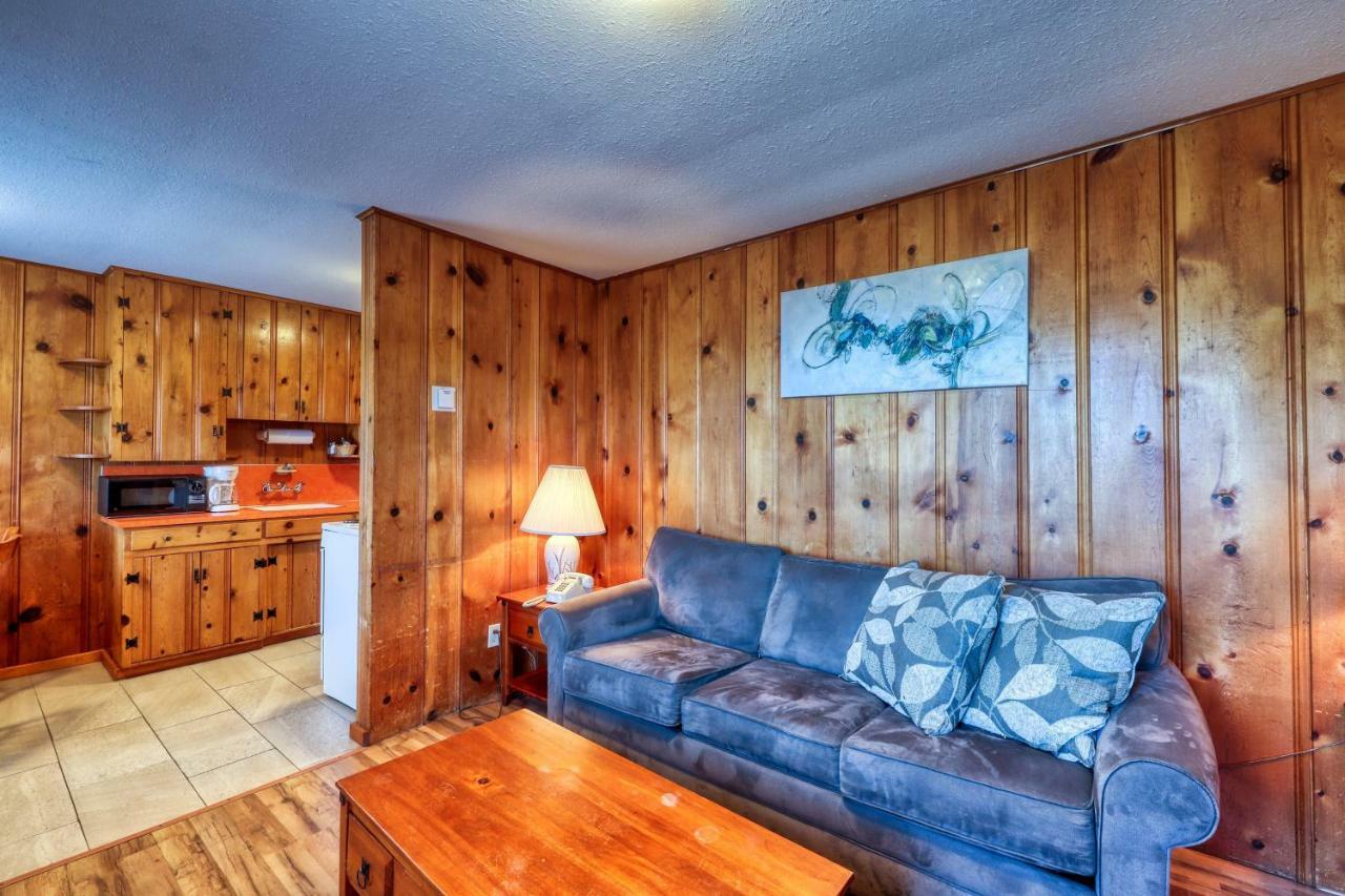 Sea Horse Ocean Front Lodging Lincoln City Room photo