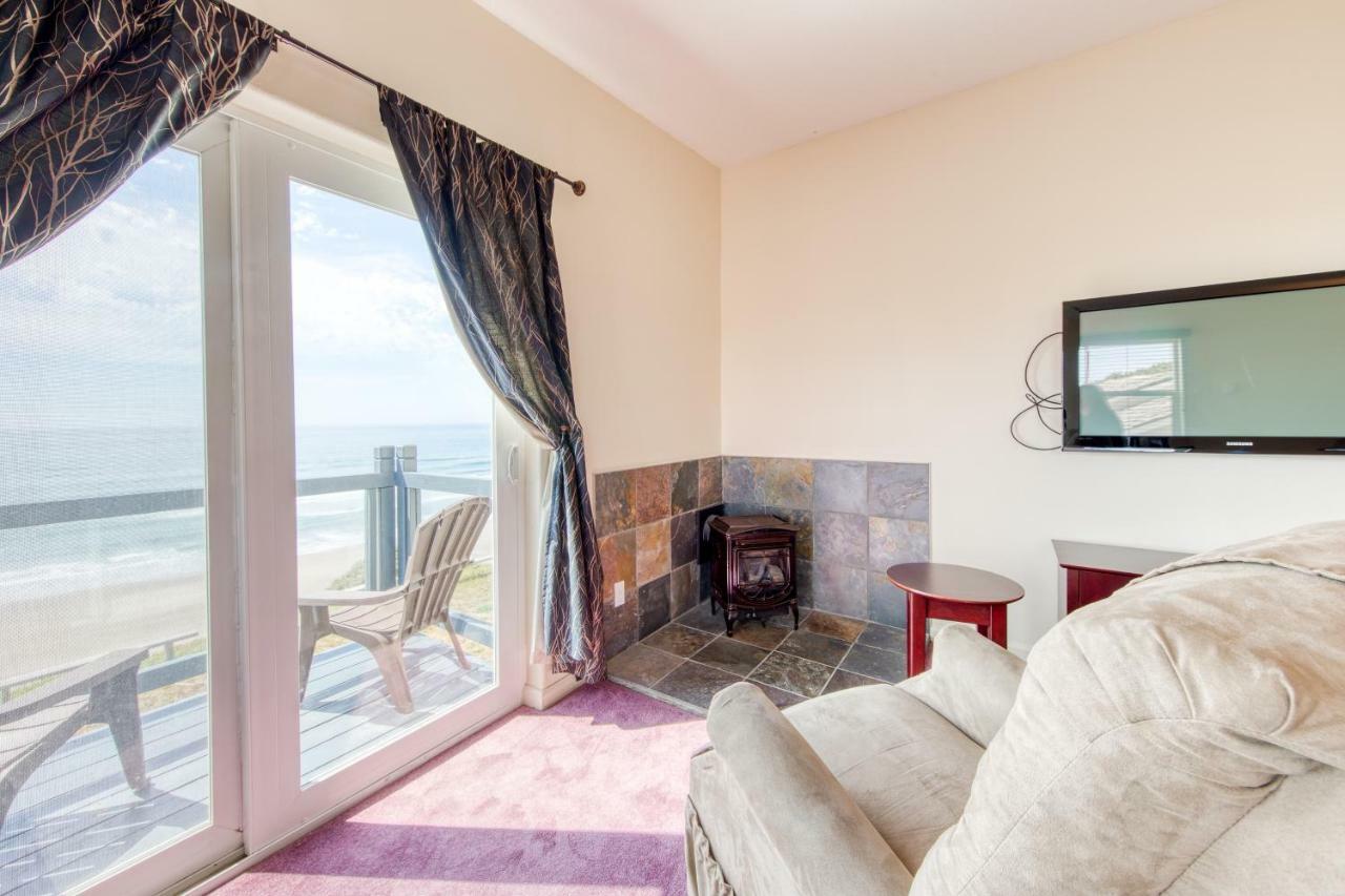 Sea Horse Ocean Front Lodging Lincoln City Room photo